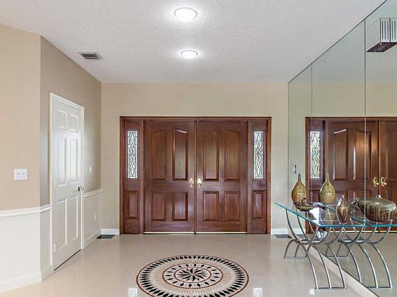 2nd image of 578 N Country Club Dr