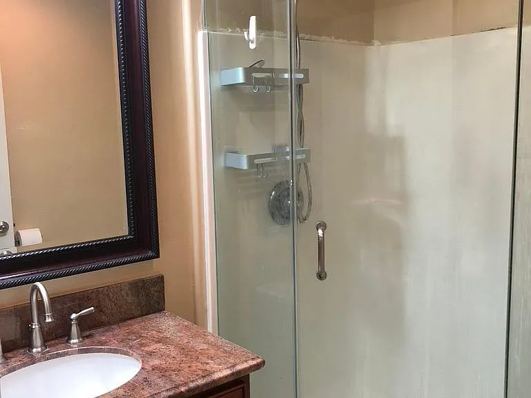 2501 Rockefeller Ln — Photo 2