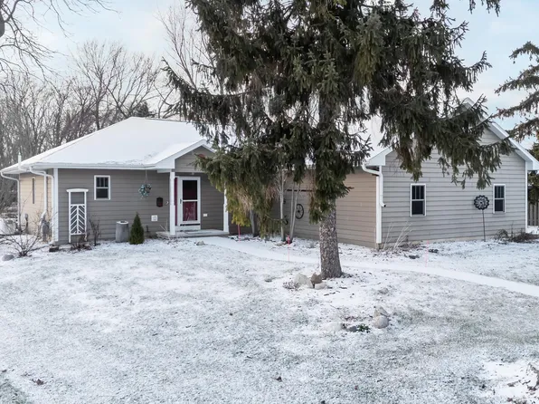 1713 Elmwood Ave, Oshkosh, WI 54901
