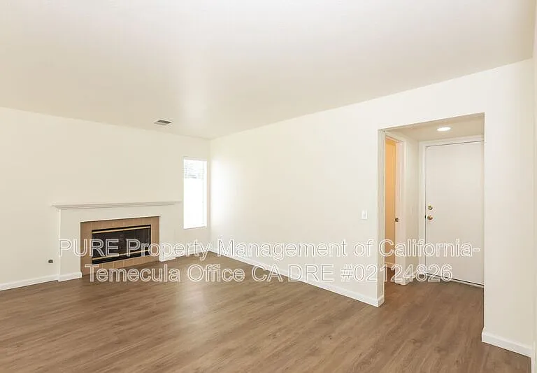 39625 Almansa Ct — Photo 8