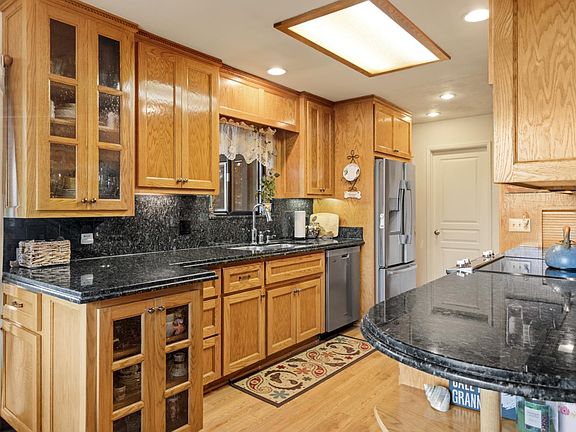 3rd image of 2120 Oak Leaf Ct