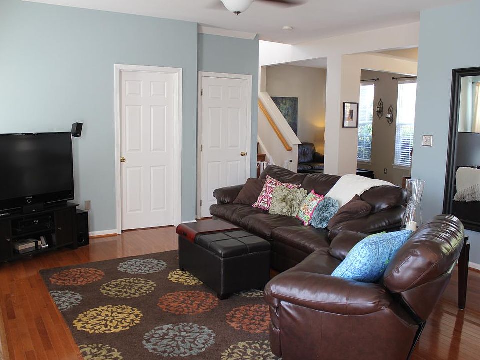 1st image of 10464 Genna Ln