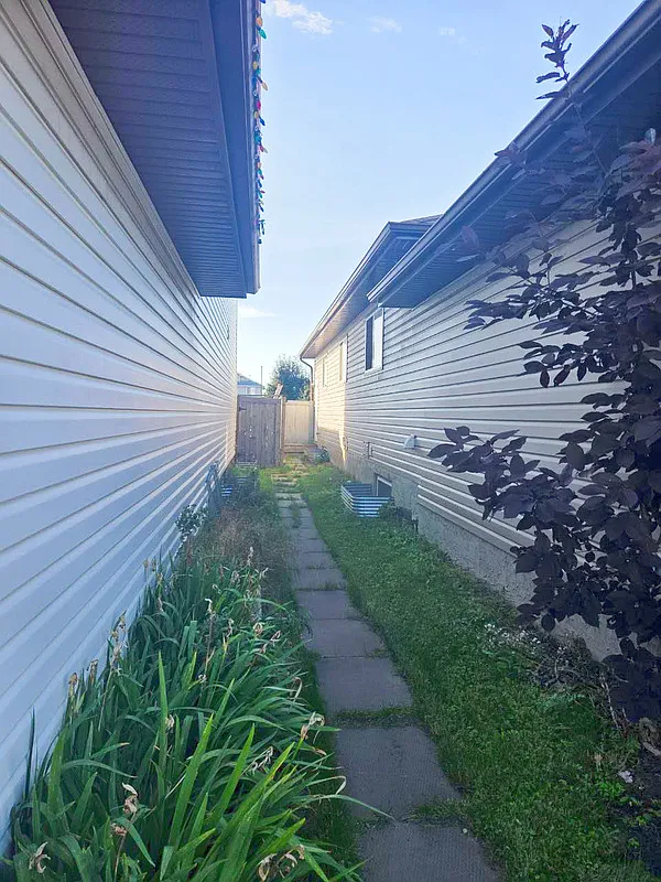Jamieson Place — Photo 1