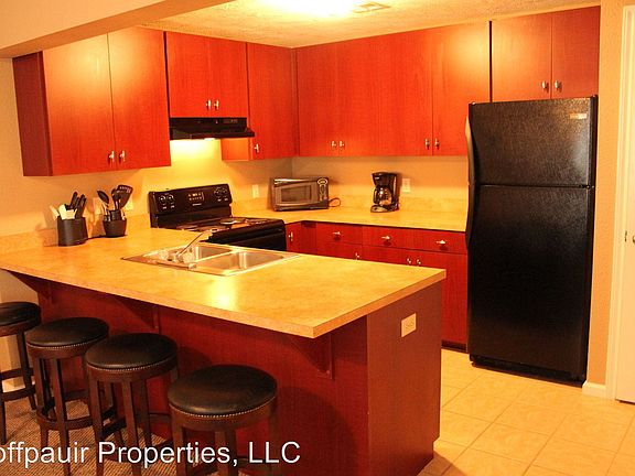 4th image of 200 W 11th St APT 2