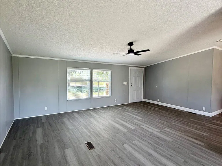 5698 County Road 2752 — Photo 13
