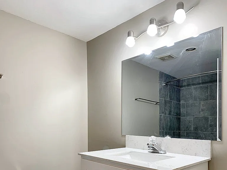 196 Yew St — Photo 5