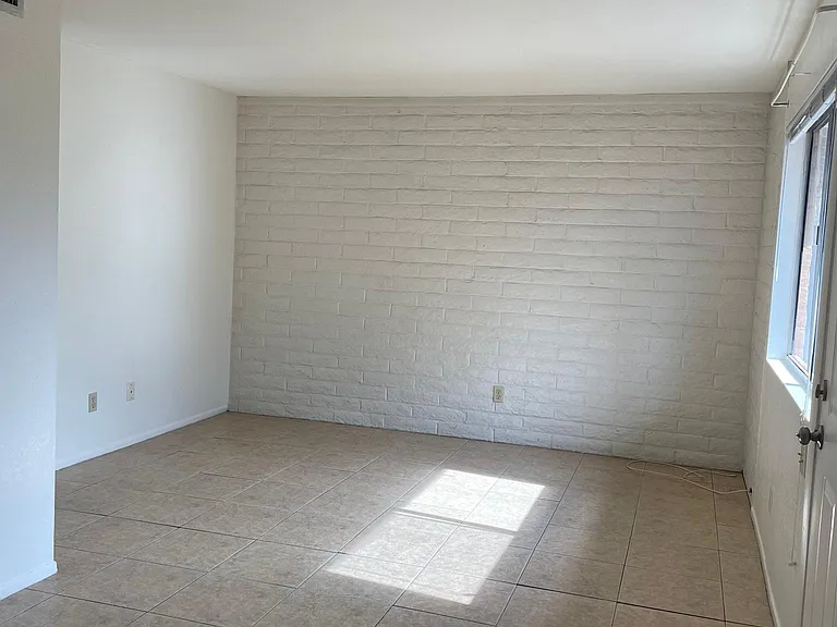 3416 E Monte Vista Dr — Photo 5