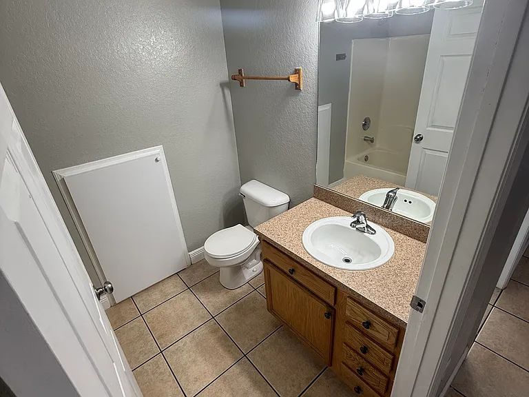 10321 Hemlock St #2 — Photo 6
