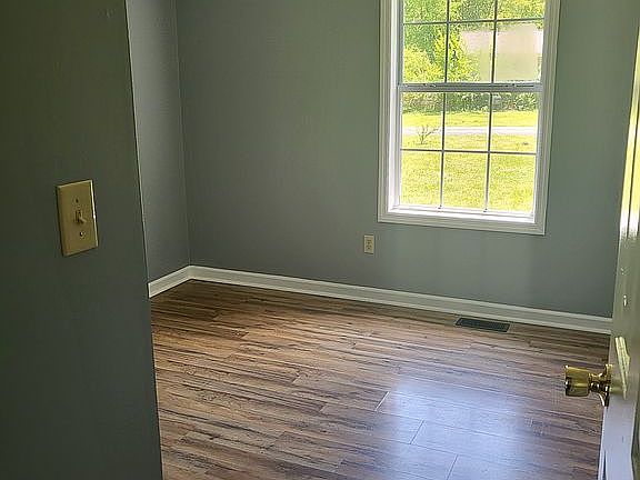 5th image of 125 Paul Hensley Rd
