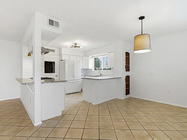 10837 Gemstone St — Photo 15