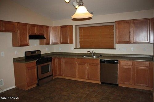 5th image of 2046 S 160th Dr