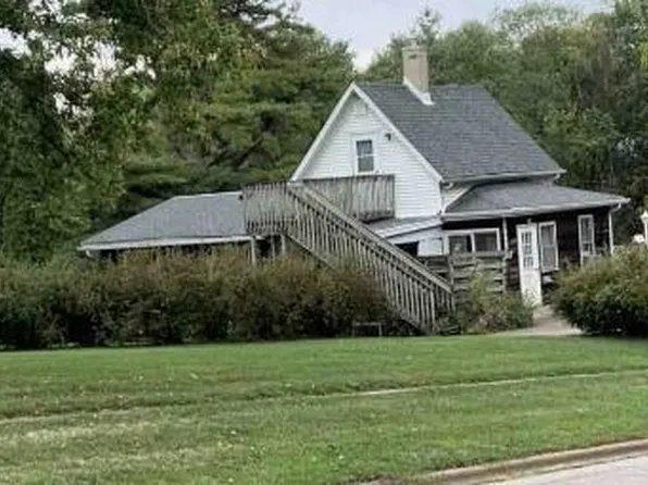 1050 Union St, Platteville, WI 53818
