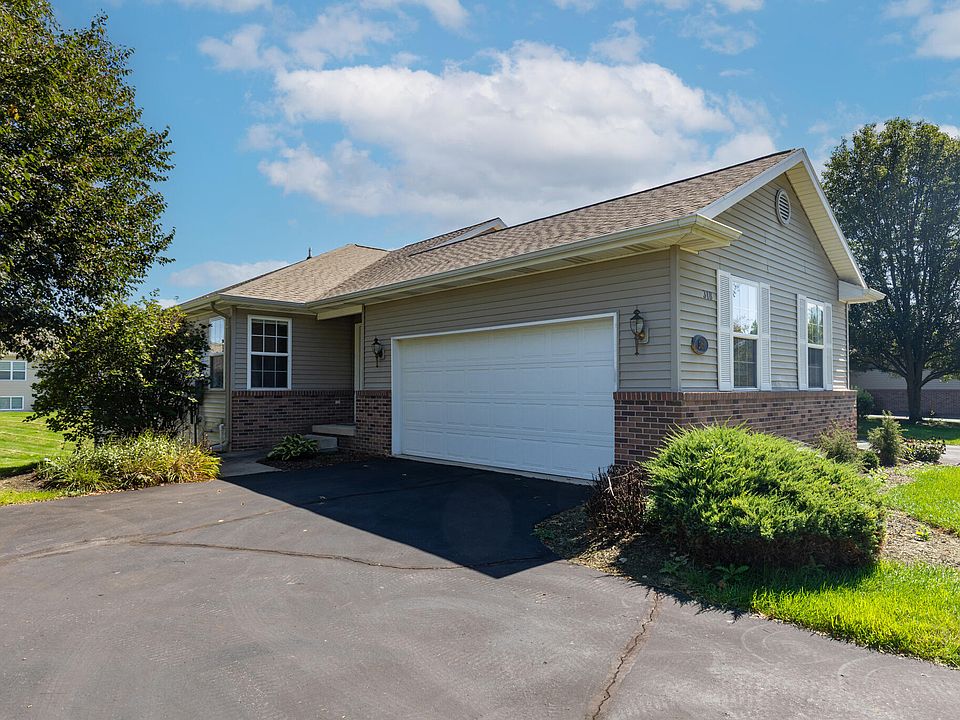 1st image of 318 Barrington Cir