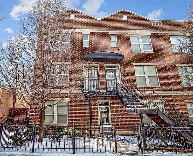 1st image of 3211 W Lexington St Unit 3B