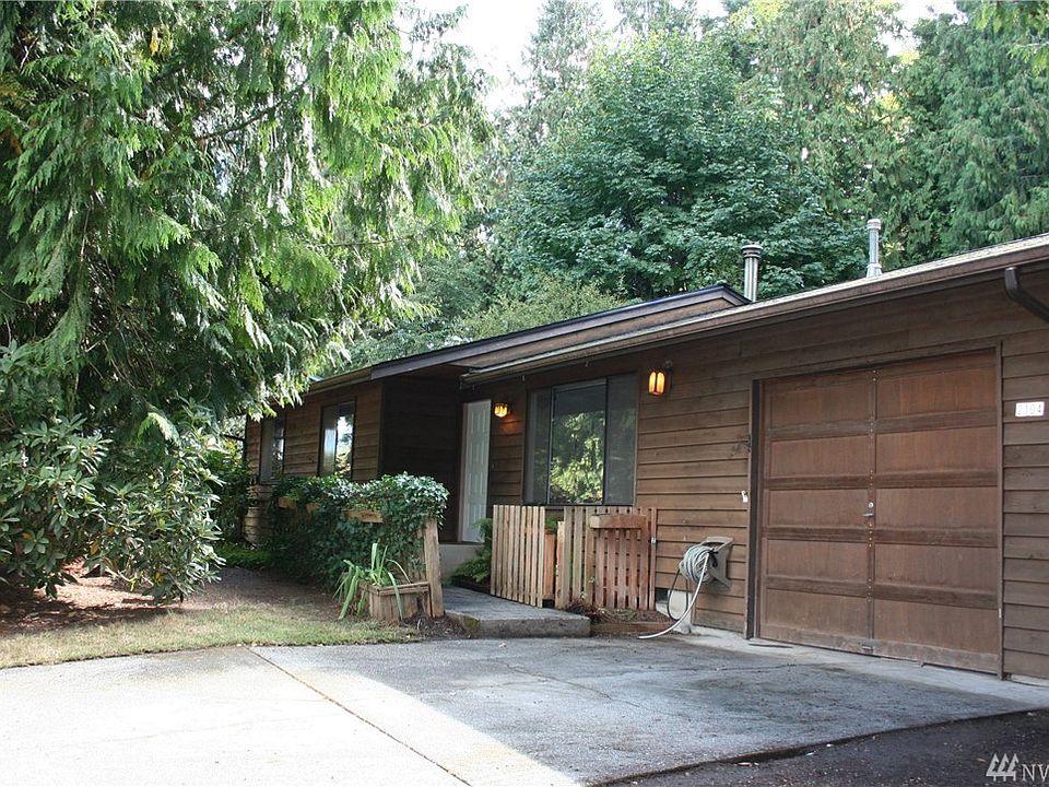 1st image of 2104 Woodridge Ave