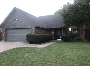 223 NW Mockingbird Rd, Lawton, OK 73507