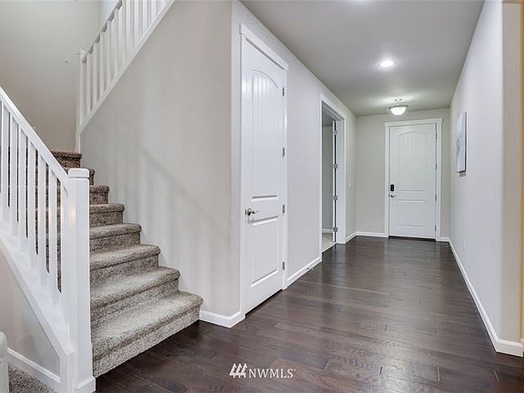 3rd image of 20525 SE 258th Pl