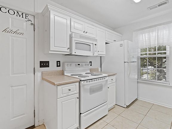 3rd image of 108 Rhett Ct