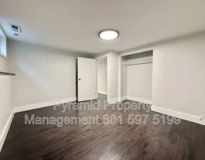 2 bed, 1.0 bath, 870 sqft, $1,399 — Photo 3