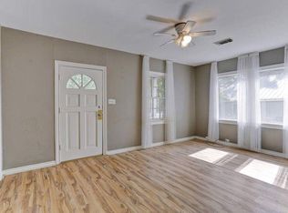 105 W Converse St, Weimar, TX 78962