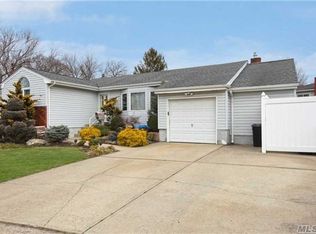 965 E Meadow Ave, North Bellmore, NY 11710