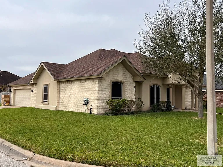 1626 Christian Cir — Photo 3