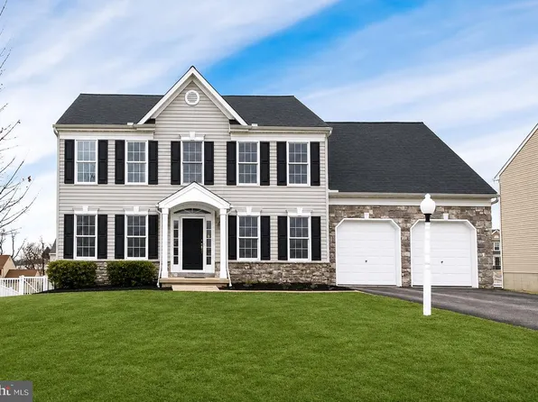 85 Angela Ln, York, PA 17402