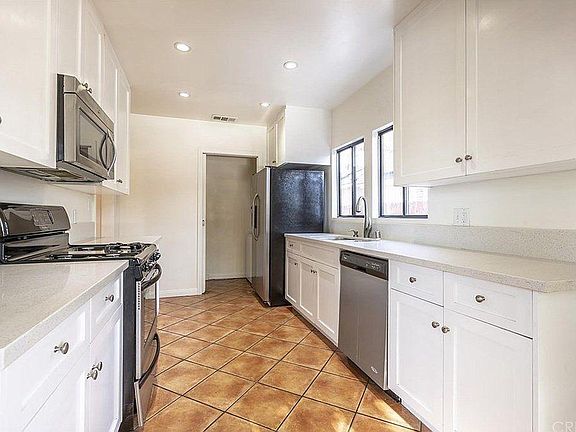 3rd image of 11151 Hortense St
