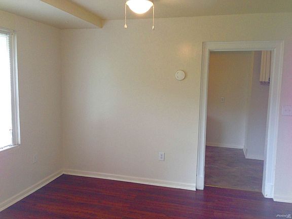 Side entrance into Living Room