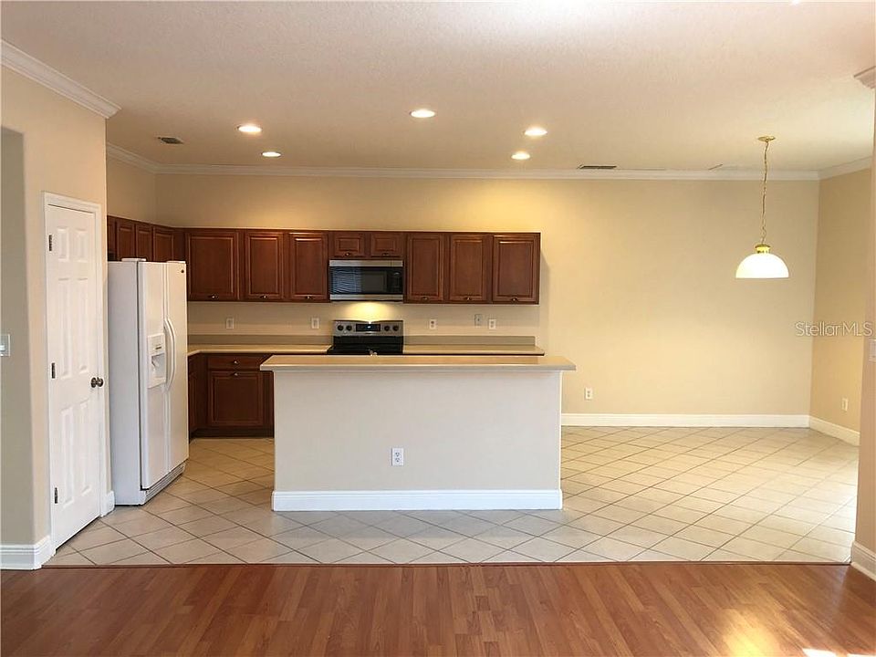 1st image of 1733 Woodlark Way
