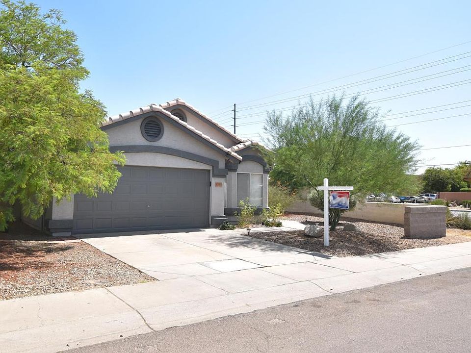 1st image of 3203 E Marconi Ave