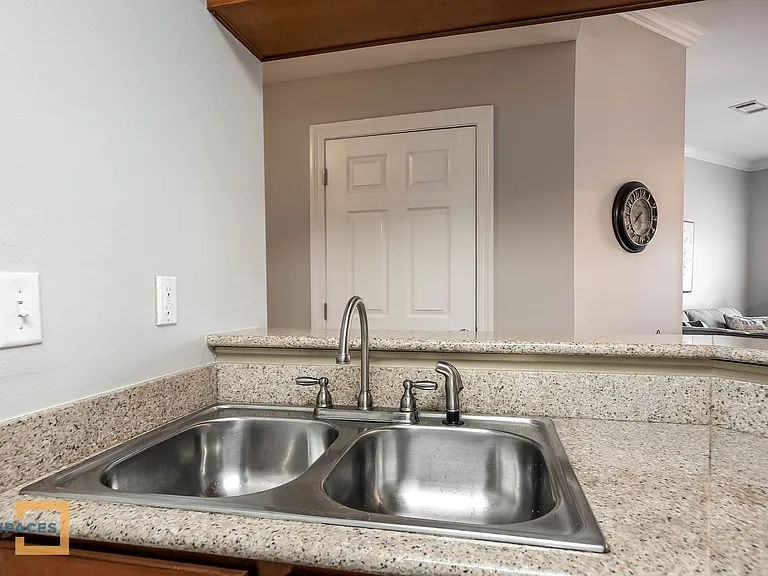 3218 Veterans Memorial Pkwy #3X3 — Photo 15