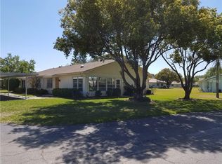2240 Greenhaven Dr, Sun City Center, FL 33573