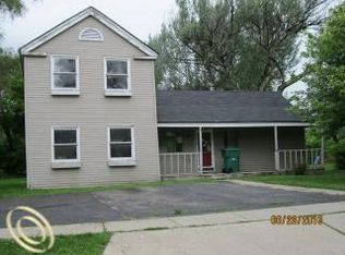 422 West St, Howell, MI 48843
