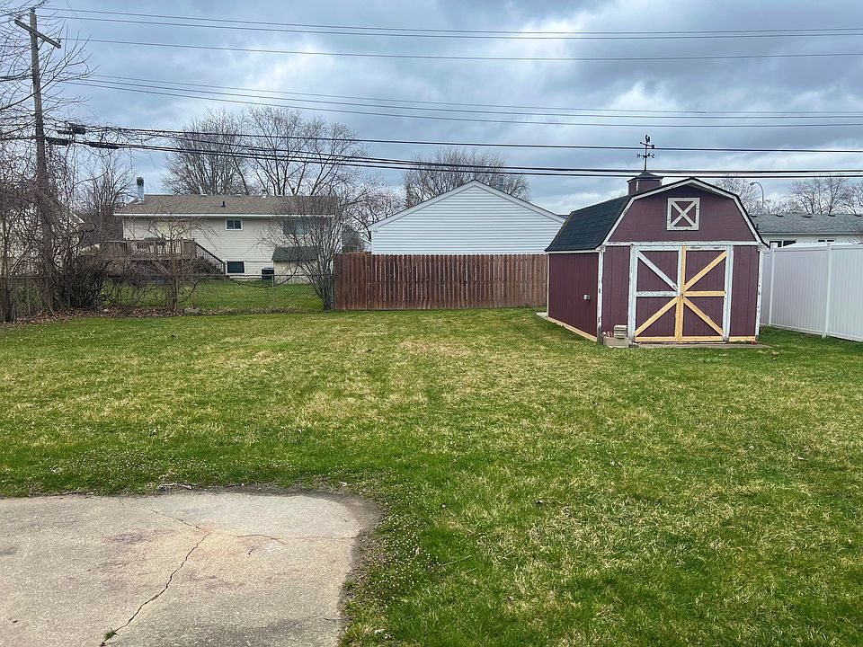 15549 Brandt St, photo 2