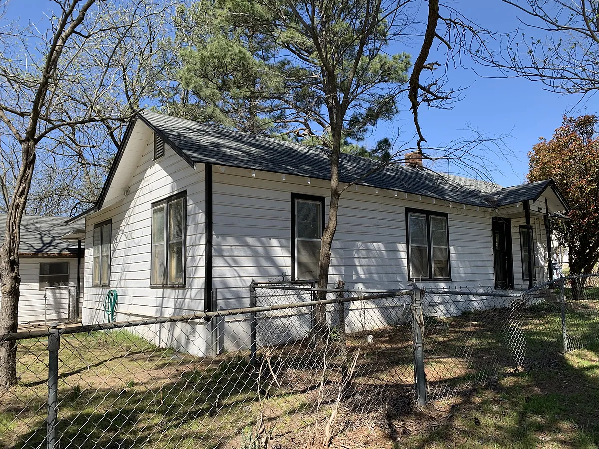 Building Photo - 630 E Acheson St