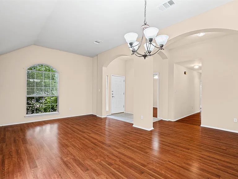 716 Meadow View Dr — Photo 5