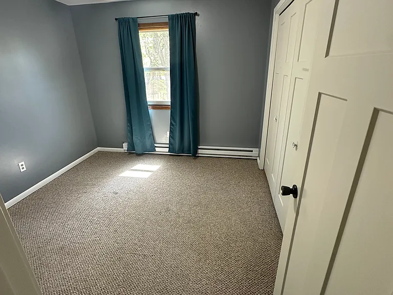 410 Martin Ave — Photo 2