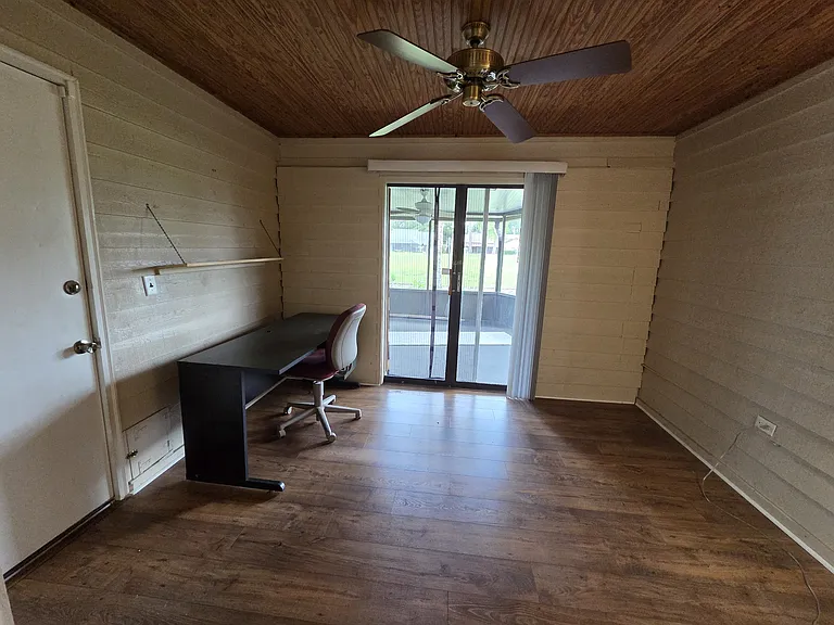 Bonus Sunroom / Office