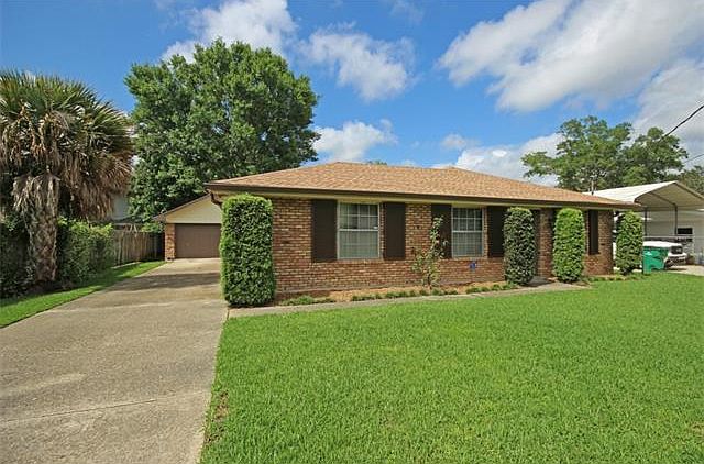 1st image of 207 Sunrise Dr