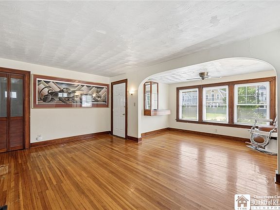 5th image of 218 Sanders Rd