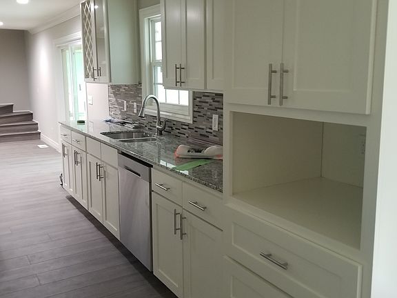 3rd image of 26 Lancaster Dr
