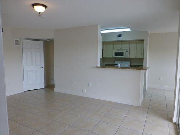 3rd image of 20930 SW 87th Ave APT 203