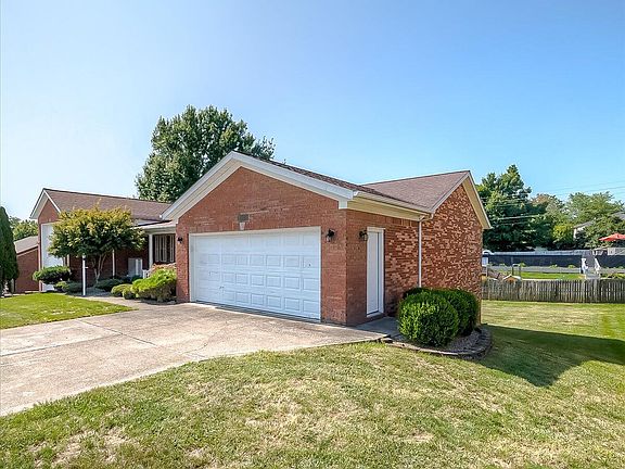 3rd image of 208 Bay Meadows Dr