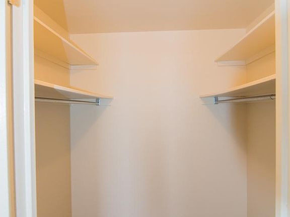 5th image of 1055 Logan St #804