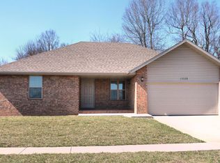 1039 S Casa Grande Ave, Springfield, MO 65802