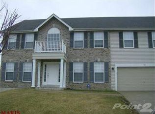 12 Country Lane Ct, Florissant, MO 63033