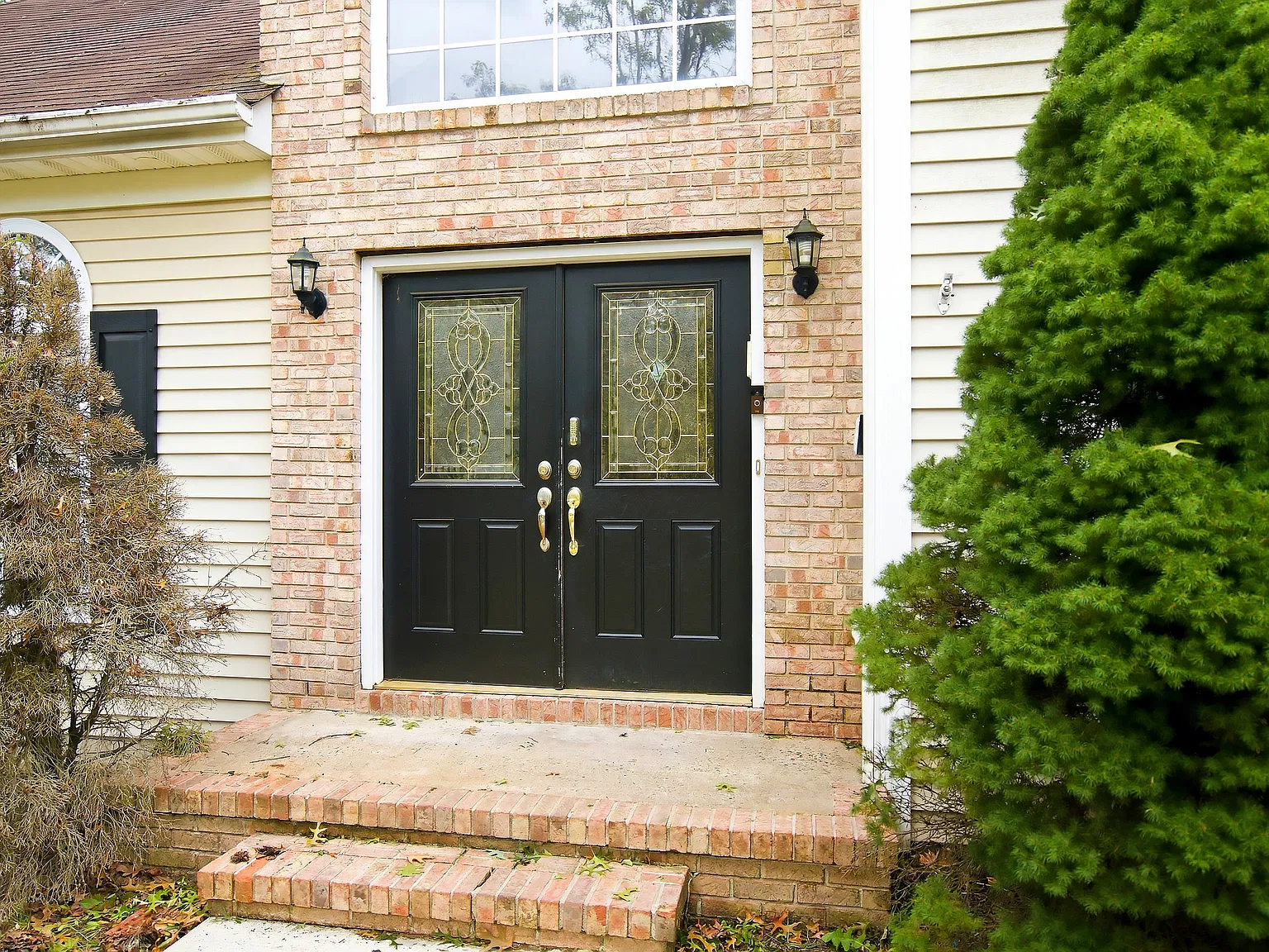 4 bed, 2882 sqft, $4,200 — Photo 3