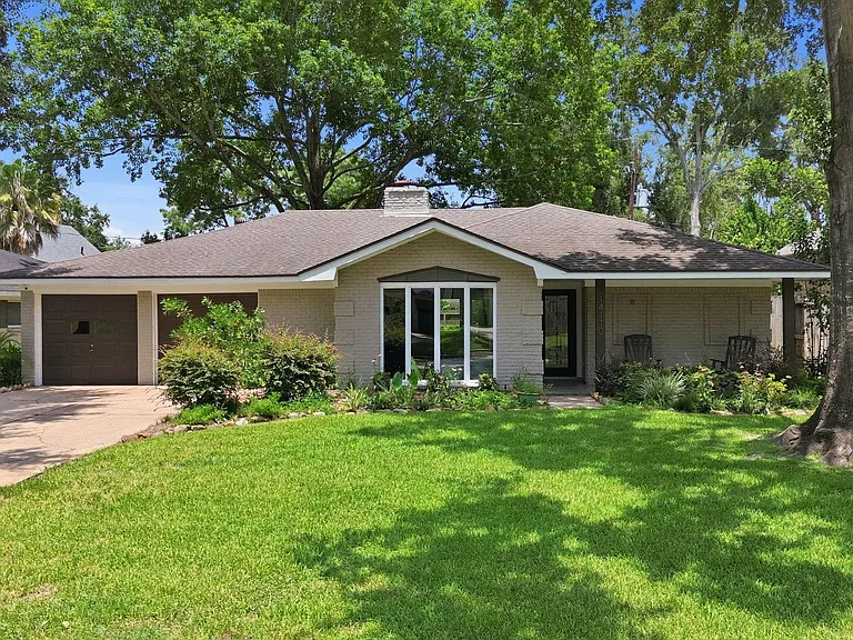 14110 Barryknoll Ln — Photo 3