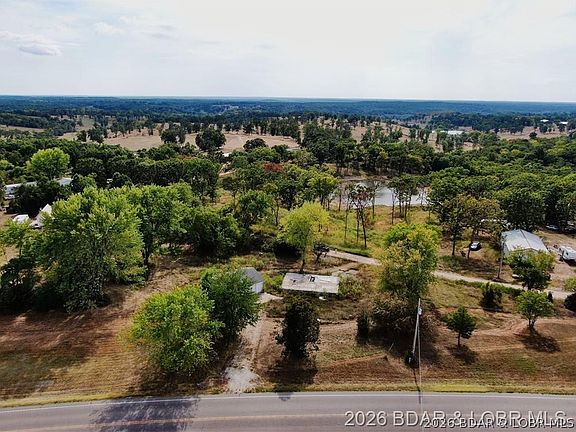 3rd image of 27 Russell Loop